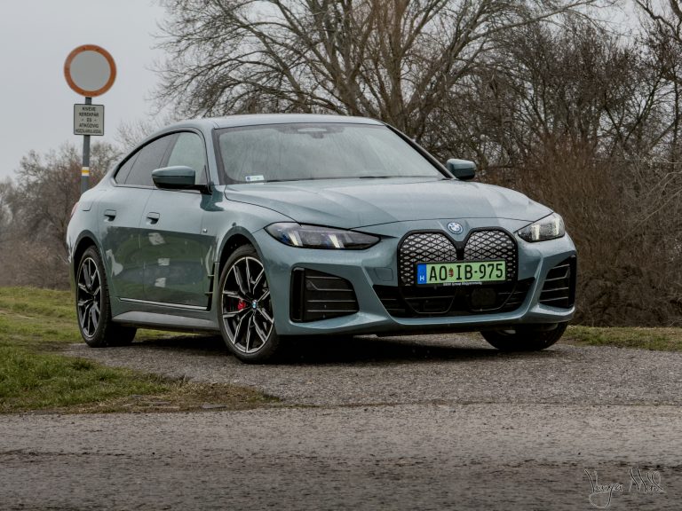 Elektromos GranCoupé a jogkövető BMW-seknek. Ez a BMW i4!